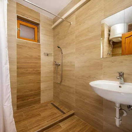 By Interhome Vakantiehuis Balatonmáriafürdő