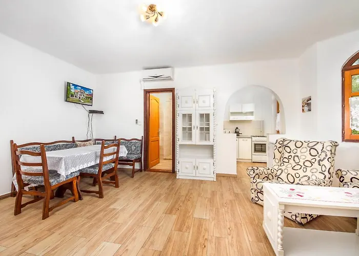 By Interhome